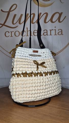Bolsa Cadernos P Tons de Bege em crochê feita à mão