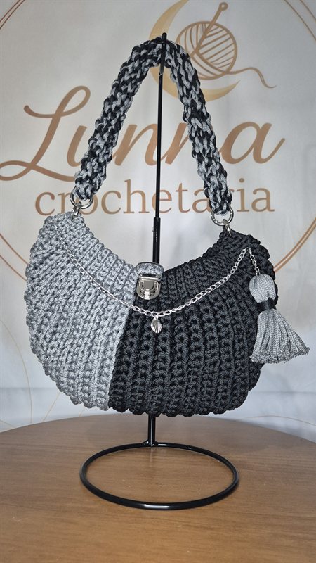 Bolsa Lunna M Preta e Cinza — bolsa de crochê feita à mão, cor preta e cinza