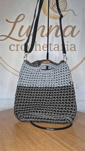 Bolsa Malinha Prata e Cinza em crochê feita à mão