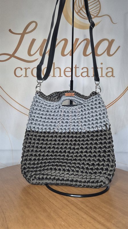 Bolsa Malinha Prata e Cinza — bolsa de crochê feita à mão, cor rata e cinza