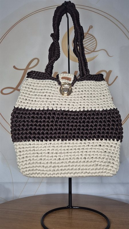 Bolsa Sacola Marrom e Bege — bolsa de crochê feita à mão, cor marrom e bege