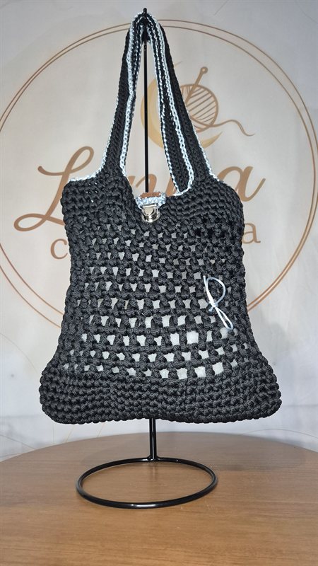 Bolsa Vazada Preta — bolsa de crochê feita à mão, cor preta