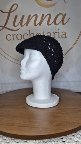 Bone Aba Preto em crochê feita à mão