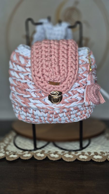 Mochila Lunna Rosa — bolsa de crochê feita à mão, cor rosa